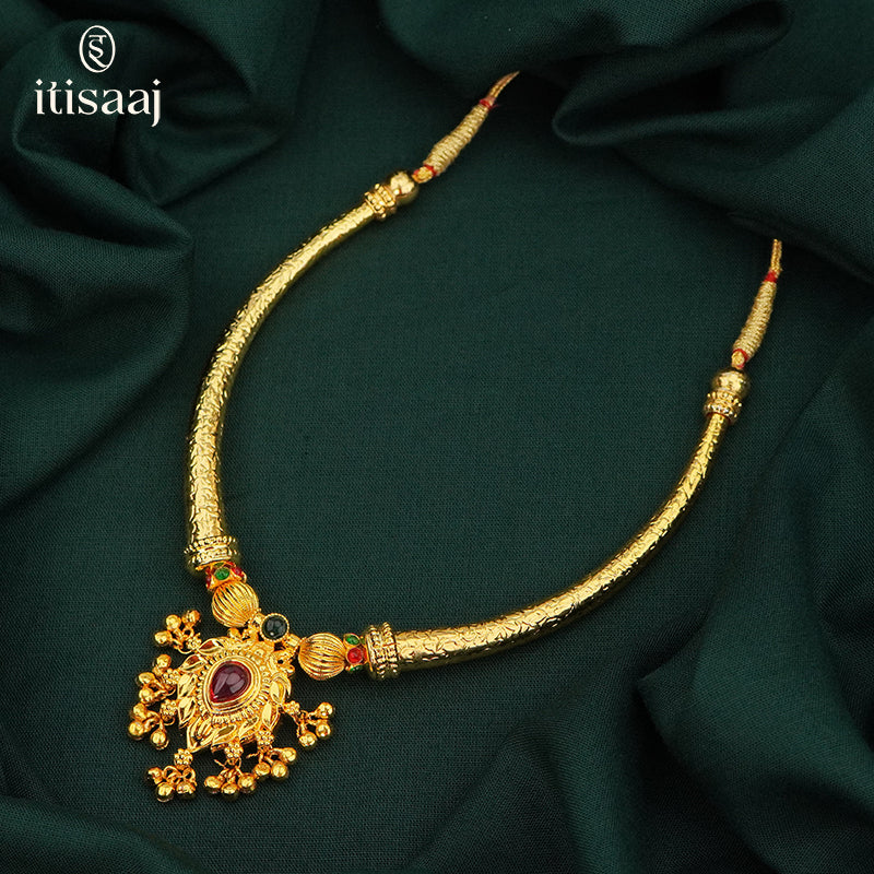 Traditional Maharashtrian Kolhapuri Shivai Har Big Pan - 1078