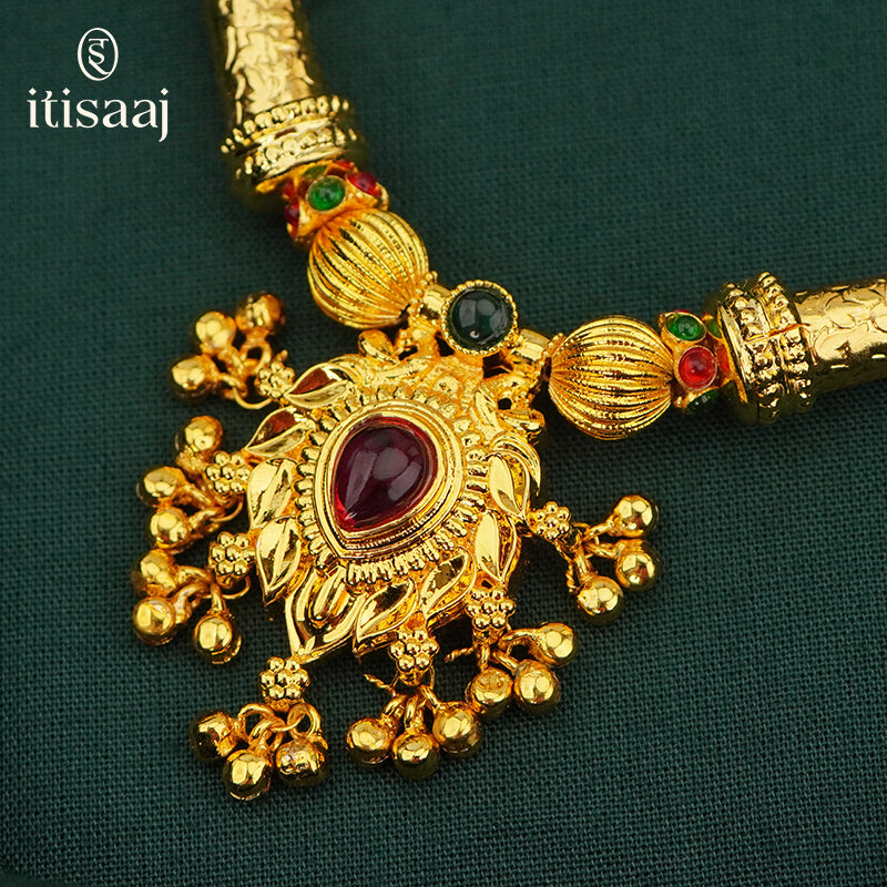 Traditional Maharashtrian Kolhapuri Shivai Har Big Pan - 1078